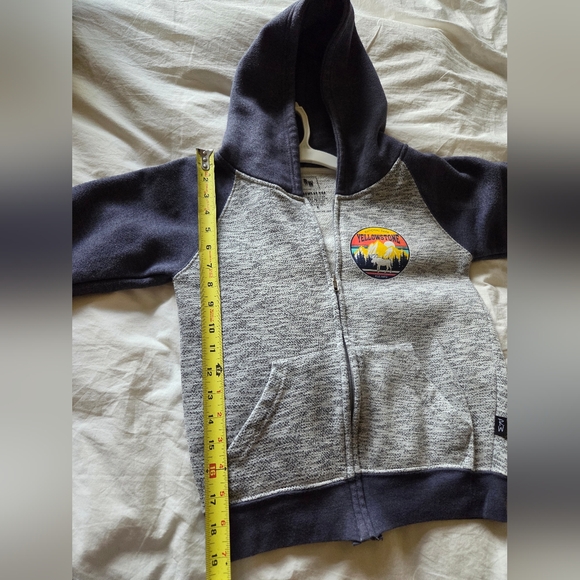 Yellowstone National Park zip up hoodie - Picture 8 of 9